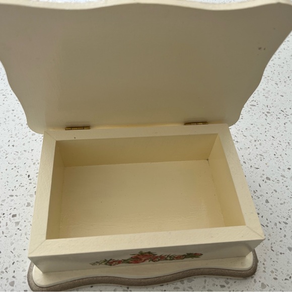 Jewelry box . - Picture 7 of 10